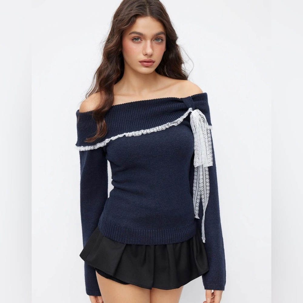 CIDER NAVY KNIT WOOL-BLEND OFF-SHOULDER LACE TRIM LONG SLEEVE TOP - small